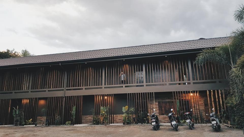 Yayo Coffee And Bed Lägenhet Chiang Rai Exteriör bild